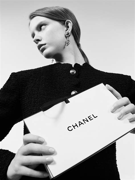 Chanel customer service representative